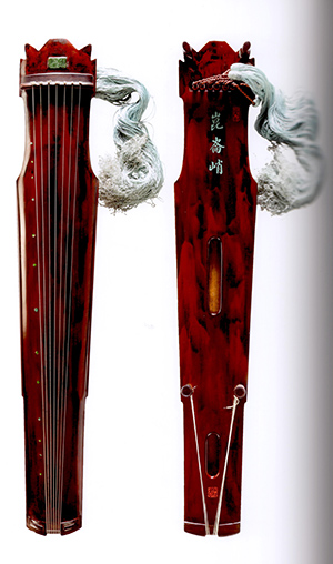 这张玉峰式古琴,系马维衡花费五年时间精心斫制而成.